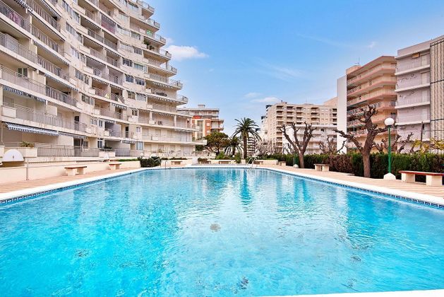 Foto 1 de Pis en lloguer a calle De Formentera de 3 habitacions amb terrassa i piscina
