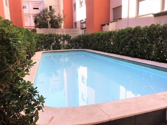 Foto 1 de Pis en lloguer a calle Oltra de 3 habitacions amb terrassa i piscina