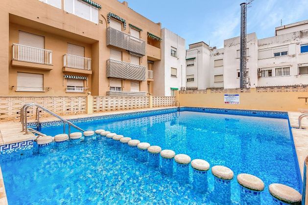 Foto 2 de Pis en lloguer a calle L'era de Bou de 2 habitacions amb terrassa i piscina