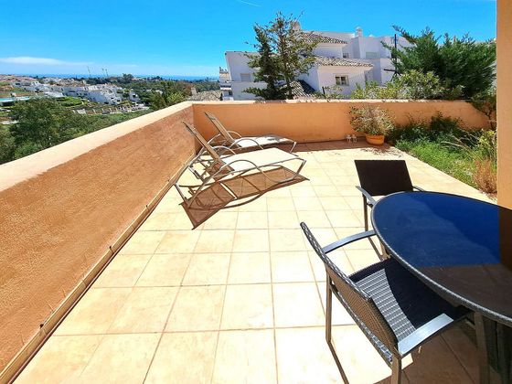 Foto 2 de Venta de piso en Los Naranjos - Las Brisas de 2 habitaciones con terraza y piscina