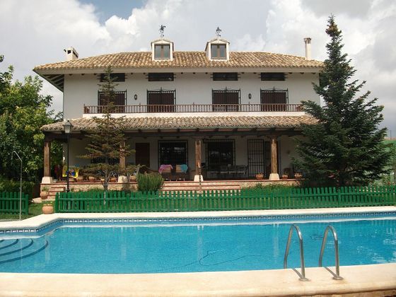 Foto 2 de Xalet en venda a Hermanos Falcó - Sepulcro Bolera de 7 habitacions amb terrassa i piscina