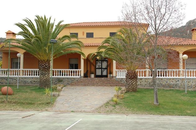 Foto 2 de Xalet en venda a Sierra de Fuentes de 9 habitacions amb terrassa i piscina