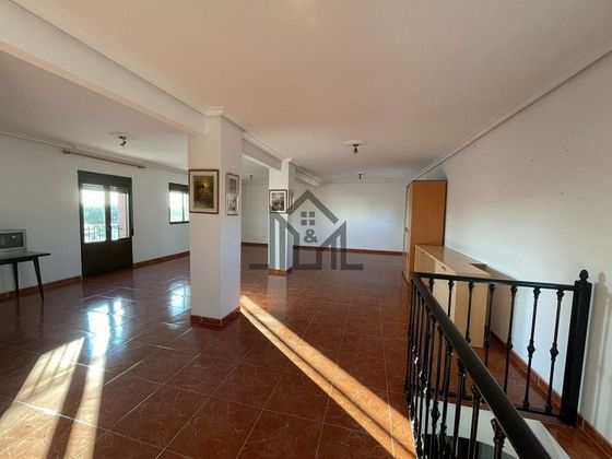 Foto 1 de Casa en venda a Torremocha de 3 habitacions amb terrassa
