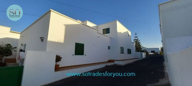 Foto 2 de Xalet en venda a Tinajo de 4 habitacions amb terrassa i garatge
