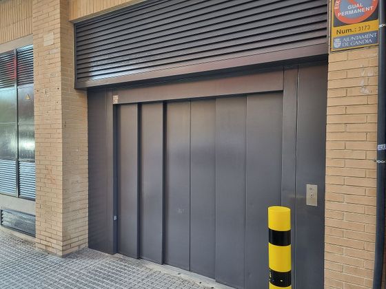 Foto 2 de Venta de garaje en calle Pça de L'exèrcit Espanyol de 15 m²