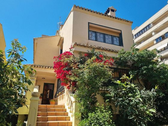 Foto 1 de Xalet en venda a calle Del Serpis de 5 habitacions amb terrassa i piscina