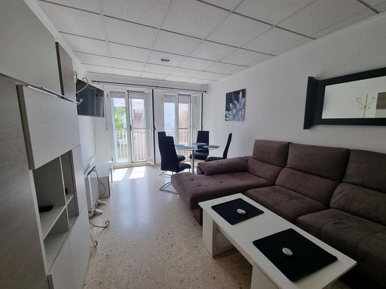 Foto 1 de Alquiler de piso en calle De la Ràbida de 2 habitaciones con terraza y muebles