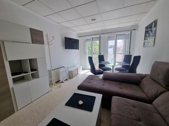 Foto 2 de Alquiler de piso en calle De la Ràbida de 2 habitaciones con terraza y muebles
