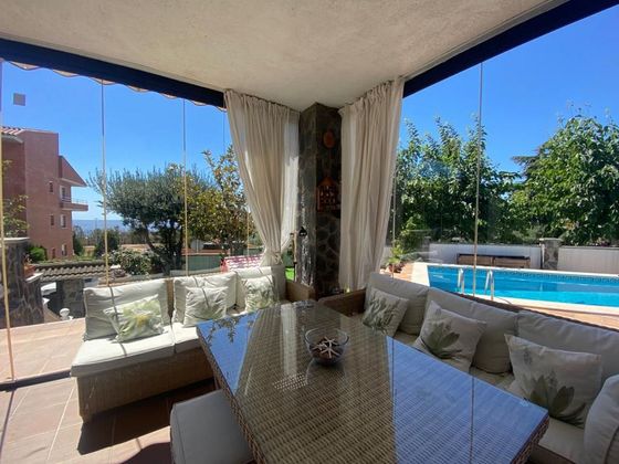 Foto 1 de Xalet en venda a Tiana de 5 habitacions amb terrassa i piscina