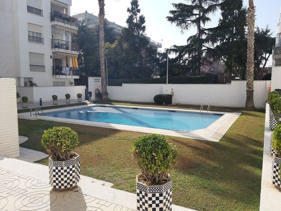 Foto 1 de Piso en venta en Vilassar de Mar de 3 habitaciones con terraza y piscina