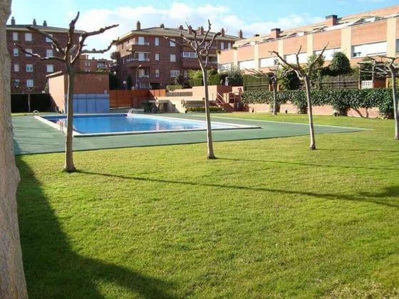 Foto 1 de Pis en venda a Vilassar de Mar de 2 habitacions amb piscina i jardí