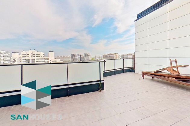Foto 2 de Ático en venta en calle De María de Las Mercedes de Borbón de 3 habitaciones con terraza y piscina