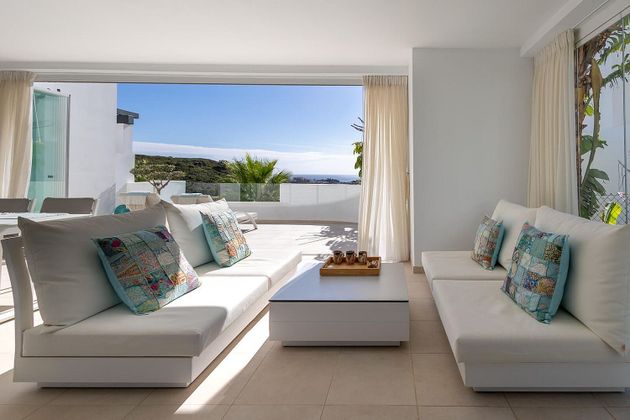 Foto 2 de Pis en venda a Casares de 3 habitacions amb terrassa i piscina