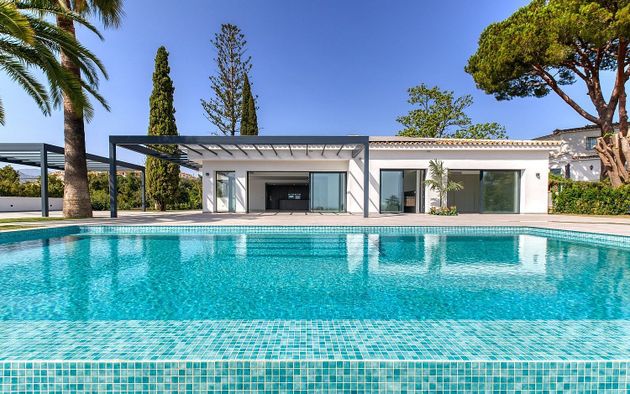 Foto 2 de Casa adossada en venda a Elviria de 4 habitacions amb terrassa i piscina