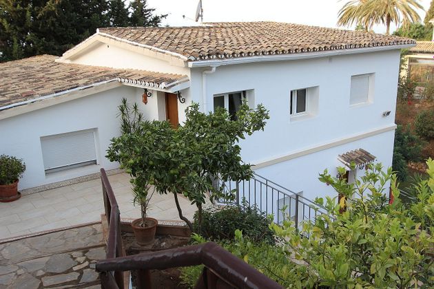 Foto 2 de Casa adossada en venda a Elviria de 4 habitacions amb terrassa i piscina