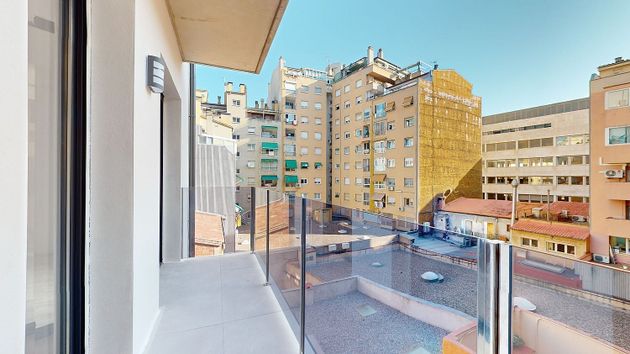 Foto 2 de Pis en venda a Eixample Nord – La Devesa de 3 habitacions amb terrassa i balcó