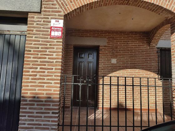 Foto 2 de Casa en venda a Cazalegas de 4 habitacions amb terrassa i garatge