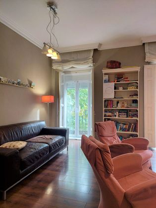 Foto 2 de Piso en alquiler en Pacífico de 3 habitaciones con muebles y aire acondicionado
