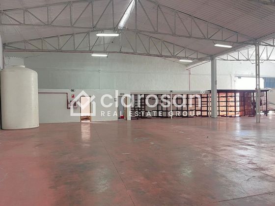 Foto 2 de Nau en venda a Polígonos - Recinto Ferial Cortijo de Torres de 700 m²