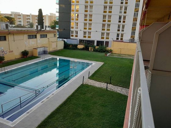 Foto 1 de Venta de piso en Malgrat de Mar de 3 habitaciones con piscina y jardín