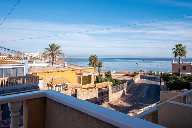 Foto 1 de Dúplex en venda a Torrelamata - La Mata de 3 habitacions amb terrassa i jardí