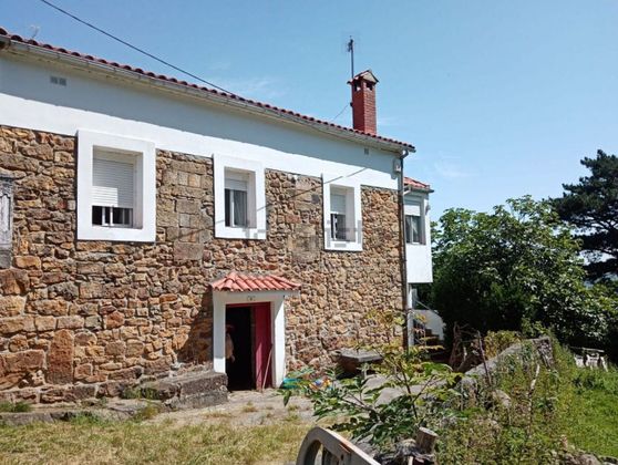Foto 1 de Casa en venda a Riotuerto de 3 habitacions amb terrassa i balcó