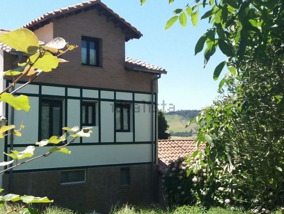 Foto 1 de Casa en venda a Meruelo de 5 habitacions amb terrassa i balcó