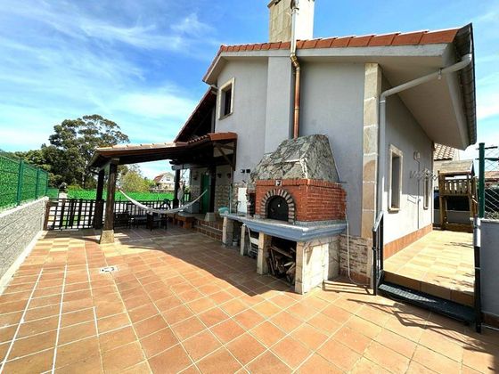 Foto 2 de Casa en venda a Arnuero de 3 habitacions amb terrassa i piscina
