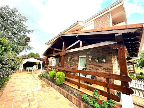 Foto 1 de Casa en venda a Arnuero de 5 habitacions amb terrassa i piscina