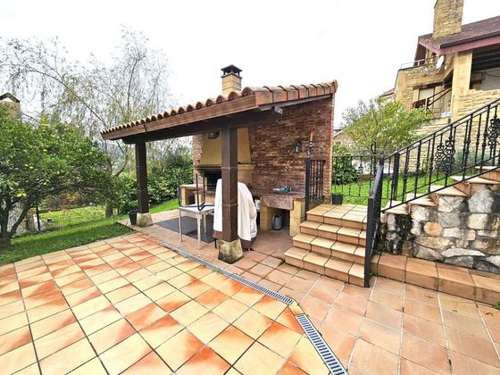 Foto 2 de Chalet en venta en Bárcena de Cicero de 5 habitaciones con terraza y piscina