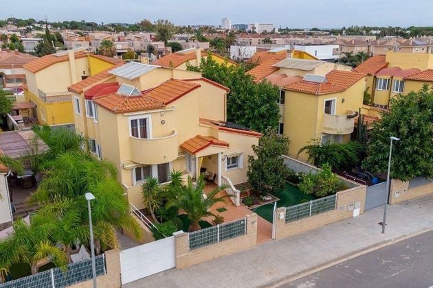 Foto 2 de Casa en venta en calle Mas del Bitxac de 5 habitaciones con terraza y jardín