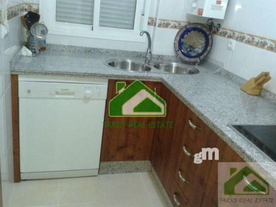 Foto 1 de Pis en venda a V Centenario-Piletas-Capuchinos de 3 habitacions amb terrassa i garatge