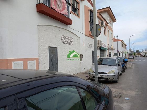Foto 2 de Venta de local en Monteolivete-Camino Sevilla de 106 m²
