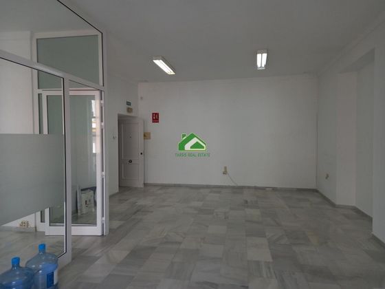 Foto 2 de Oficina en lloguer a Centro-Calzada-Cabo Noval amb aire acondicionat i ascensor