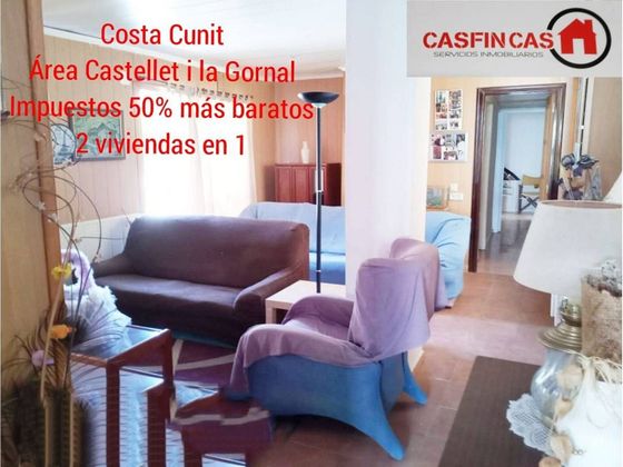Foto 1 de Casa en venta en Costa Cunit - Els Jardins - Els  Rosers de 4 habitaciones con terraza y jardín