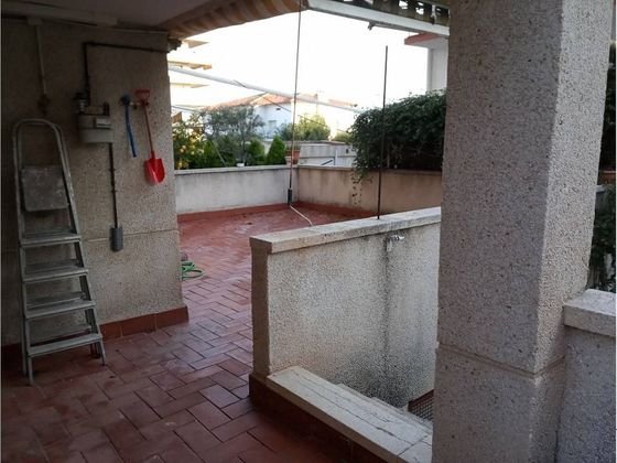 Foto 2 de Piso en venta en Segur Platja de 3 habitaciones con garaje y jardín