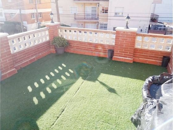 Foto 2 de Venta de piso en Segur de Calafell de 3 habitaciones con terraza y piscina