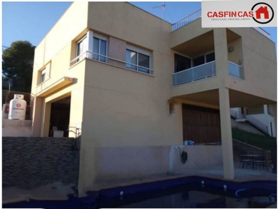 Foto 1 de Casa en venda a Les Brises de Calafell - Segur de Dalt de 4 habitacions amb terrassa i piscina