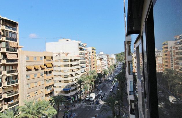 Foto 1 de Àtic en venda a Centro - Alicante de 3 habitacions amb terrassa i balcó