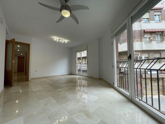 Foto 1 de Venta de piso en San Blas - Santo Domigo de 4 habitaciones con terraza y calefacción