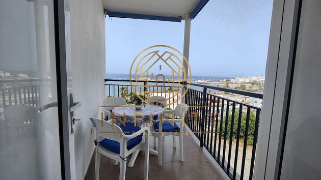 Foto 2 de Alquiler de piso en Los Cristianos - Playa de las Américas de 1 habitación con terraza y muebles