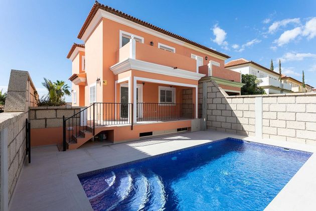 Foto 2 de Casa en venda a avenida Kurt Konrad Mayer de 4 habitacions amb terrassa i piscina