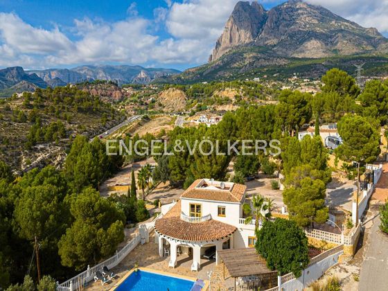 Foto 1 de Casa rural en venda a calle Figueretes de 5 habitacions amb terrassa i piscina
