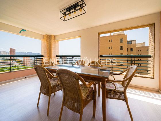 Foto 2 de Àtic en venda a avenida Marina Baixa de 3 habitacions amb terrassa i piscina