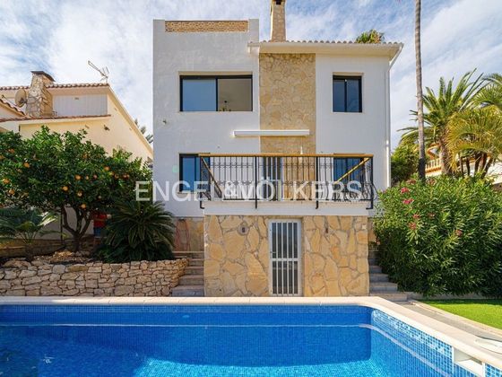 Foto 1 de Chalet en venta en Nucia (la) de 4 habitaciones con terraza y piscina