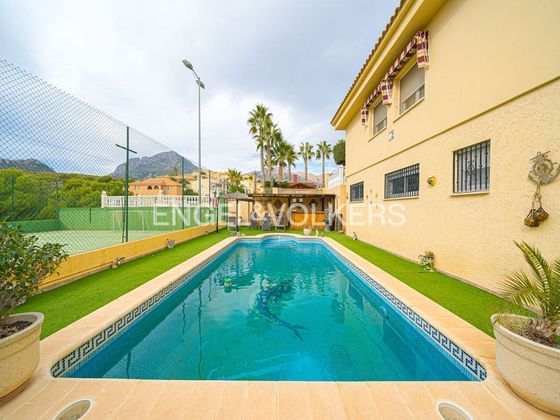 Foto 2 de Xalet en venda a Nucia (la) de 5 habitacions amb terrassa i piscina