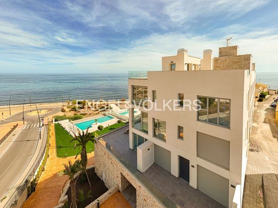 Foto 2 de Àtic en venda a Villajoyosa ciudad de 3 habitacions amb terrassa i piscina