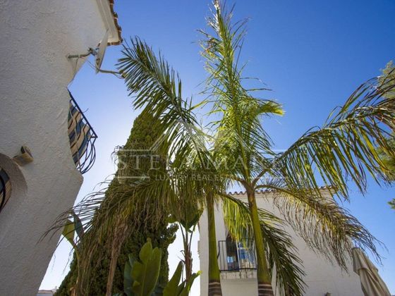 Foto 2 de Chalet en venta en Nueva Nerja - Burriana de 3 habitaciones con terraza y piscina