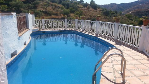 Foto 2 de Casa rural en venda a Cómpeta de 4 habitacions amb terrassa i piscina