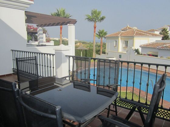 Foto 1 de Casa en alquiler en Chaparil - Torrecilla de 2 habitaciones con terraza y piscina